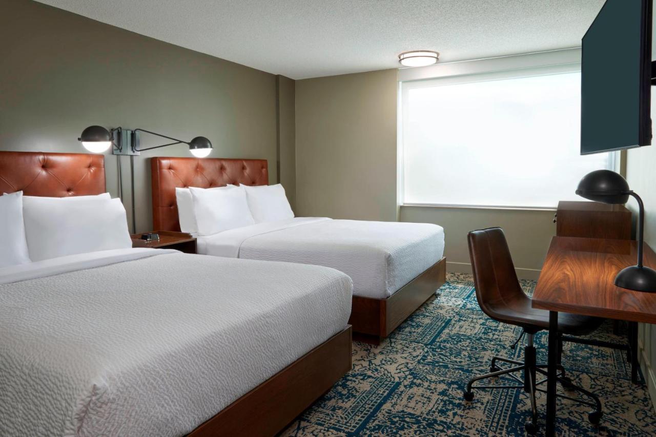Four Points By Sheraton Toronto Airport Mississauga Exterior photo