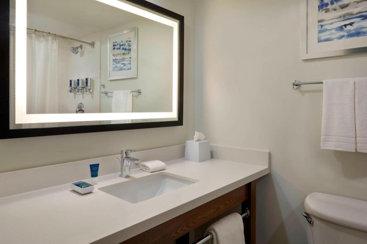 Four Points By Sheraton Toronto Airport Mississauga Exterior photo